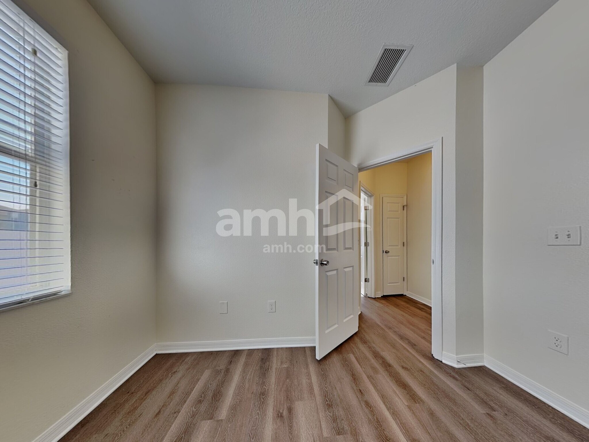 Building Photo - 6019 Blue Sage Dr