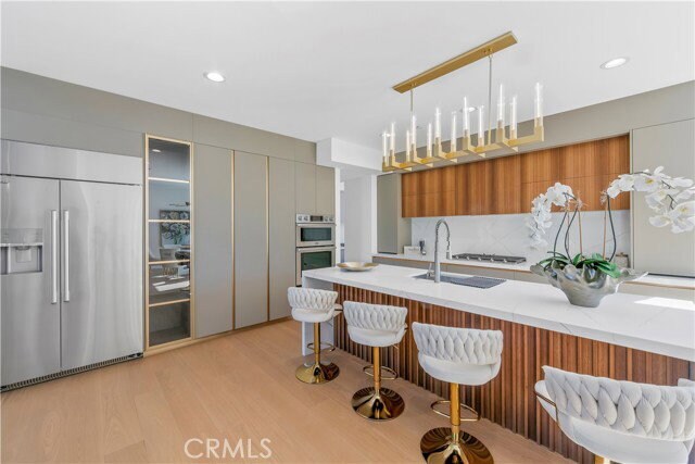 Building Photo - 853 Oak St