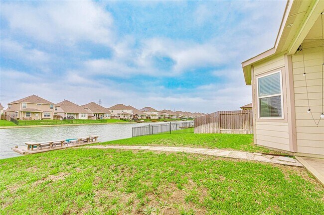 Building Photo - 24918 Adami Veduta Ct