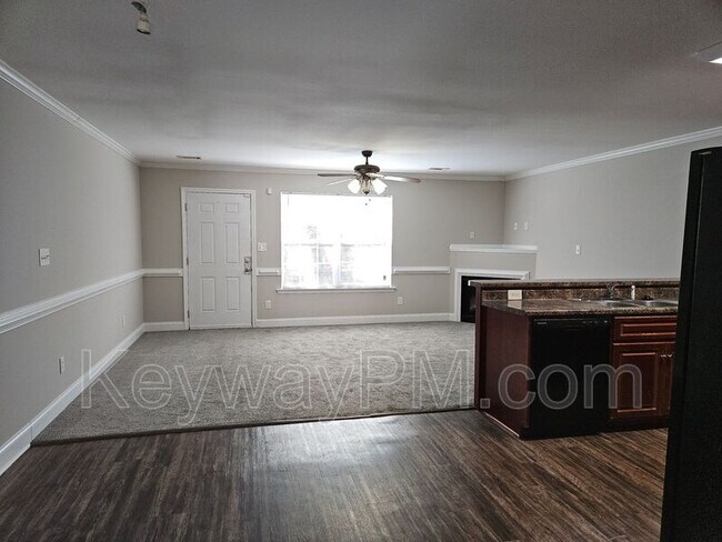 Building Photo - 2054 Reserve Ln