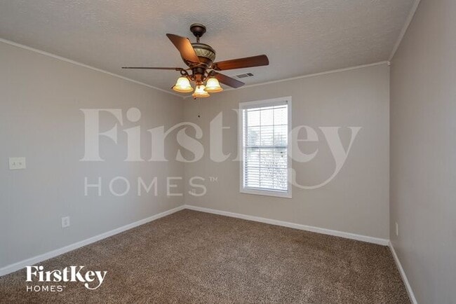 Building Photo - 240 Pebble Ridge Dr
