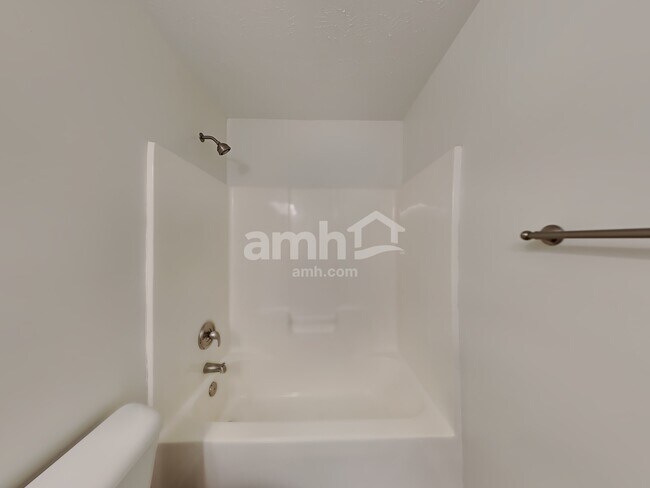 Building Photo - 621 Everlasting Way