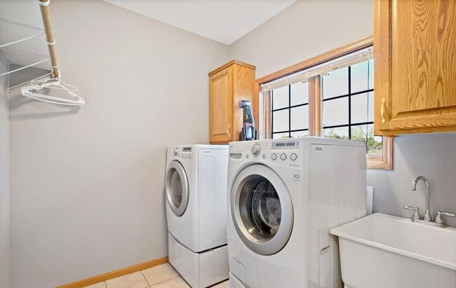 Building Photo - 15561 Yakima St NW