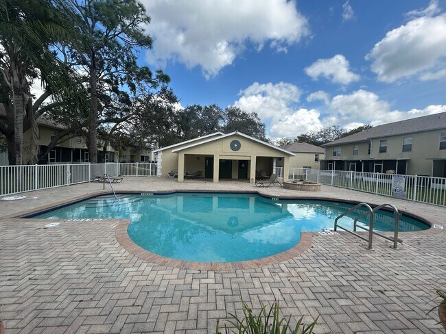 Building Photo - 5206 Sunridge Palms Dr