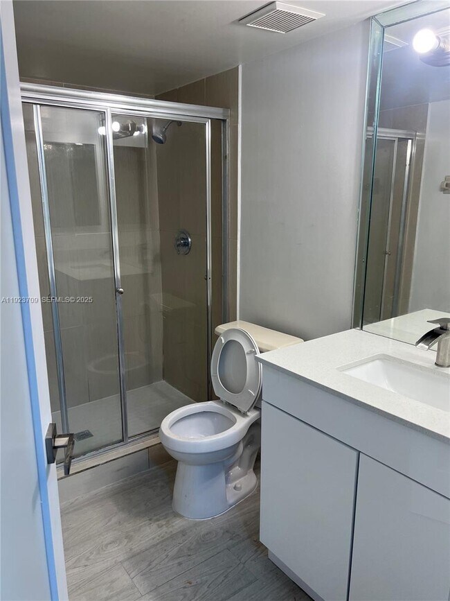 Building Photo - 6124 SW 149th Ave