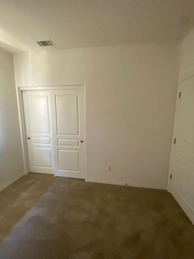 Building Photo - Beautiful Somerset Single Story Townhome N...