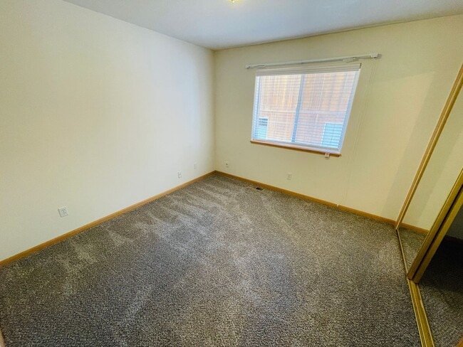 Building Photo - 3 bed 2 bath house for rent in South Lake Tahoe