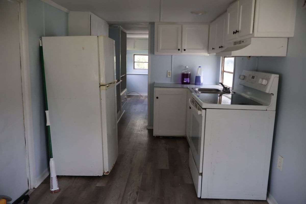 Building Photo - 145 alby Loop