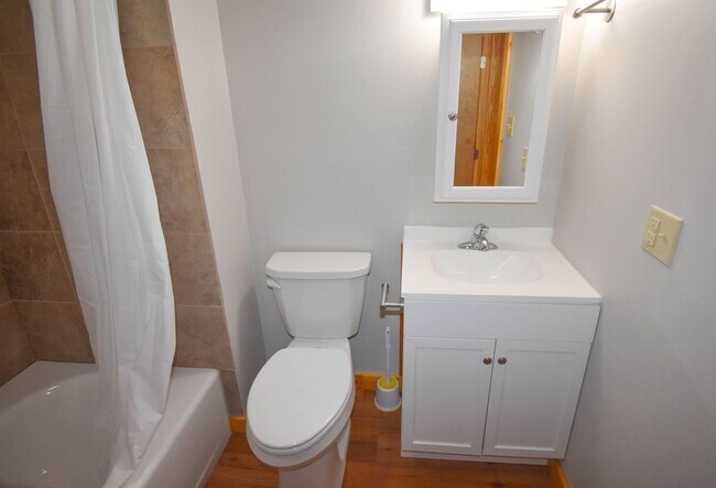 Building Photo - RTSA25-27