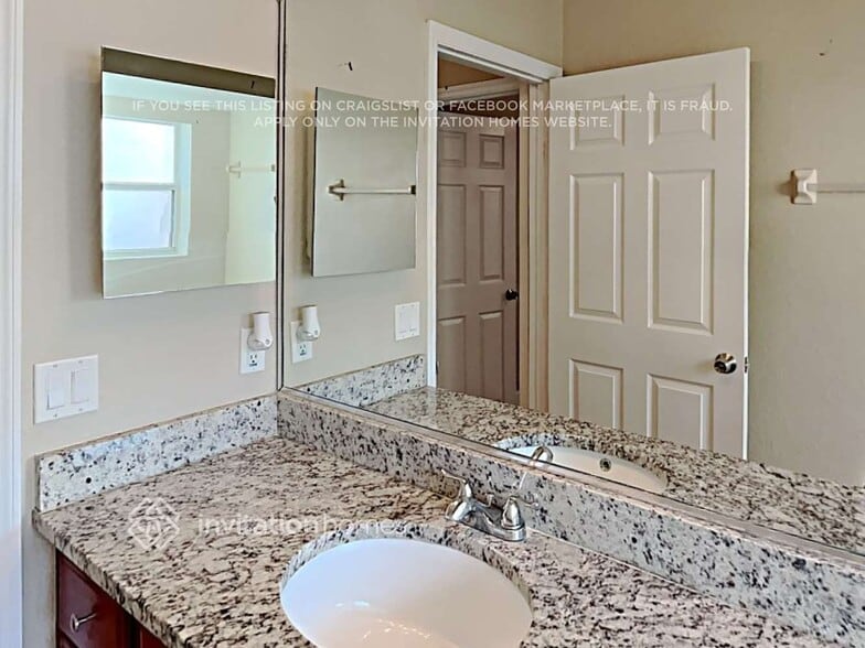 Building Photo - 6895 Bushnell Dr
