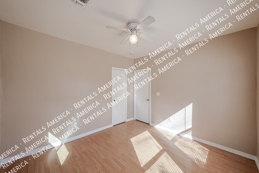 Building Photo - 713 N 9th St