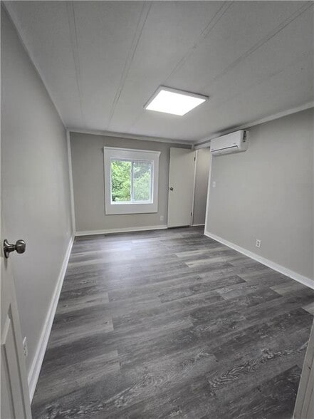 Building Photo - 2480 Brand Dr