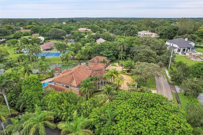 Building Photo - 4200 Coral Hills Dr