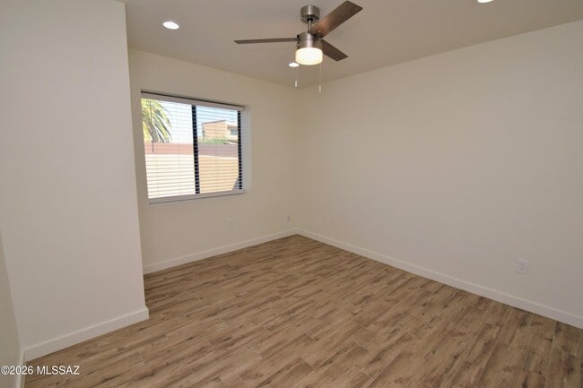 Building Photo - 5116 E Pima St
