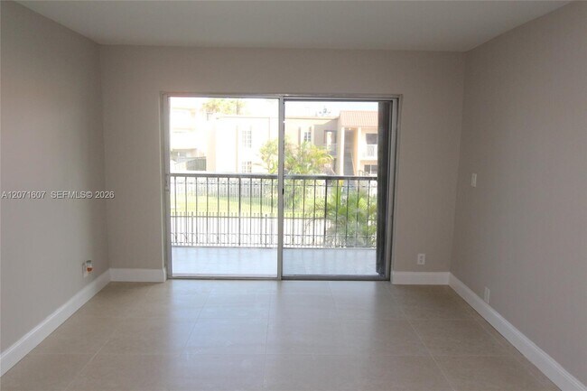 Building Photo - 8005 Lake Dr