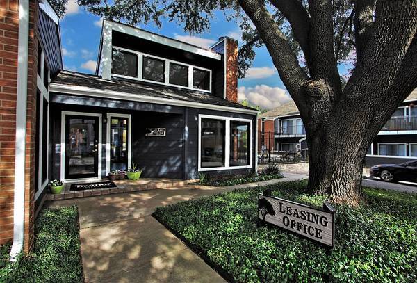 Primary Photo - Tramor at the Oaks Apartments