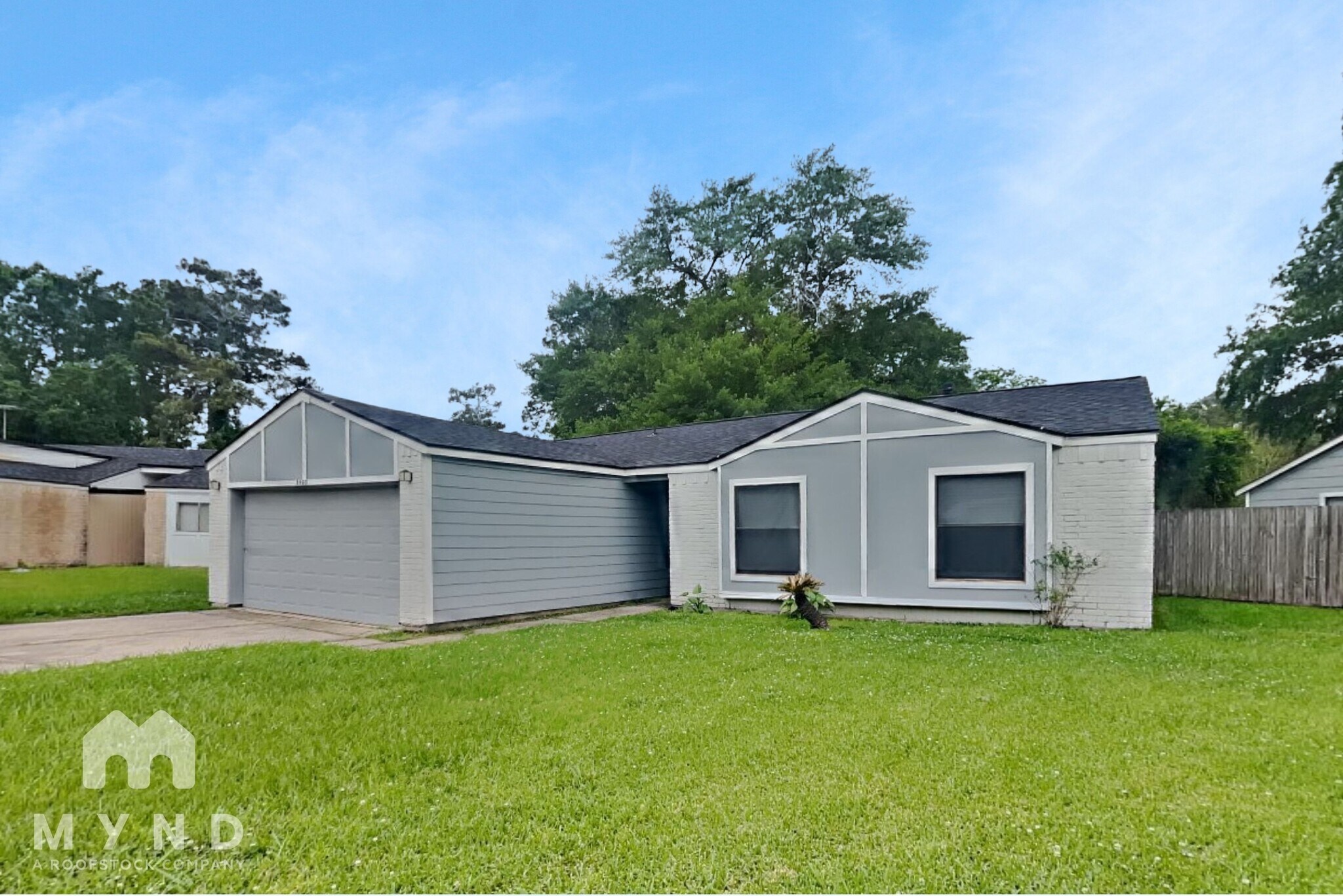 Building Photo - 2403 Summer Spring Dr