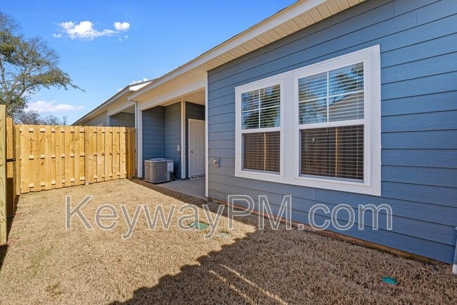 Building Photo - 2051 Denmark Ave SE