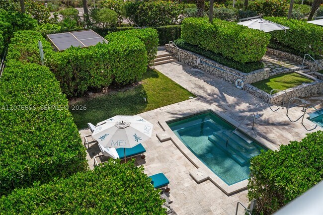 Building Photo - 5875 Collins Ave