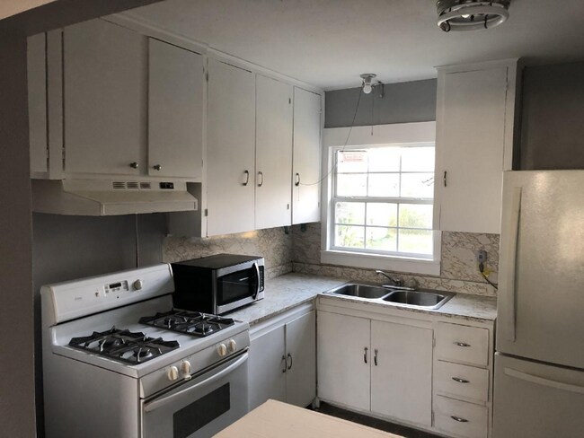 Building Photo - 1425 Daytona Dr