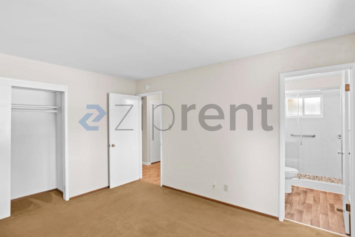 Building Photo - Unit