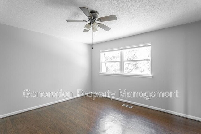 Building Photo - 44 St Victors Ln