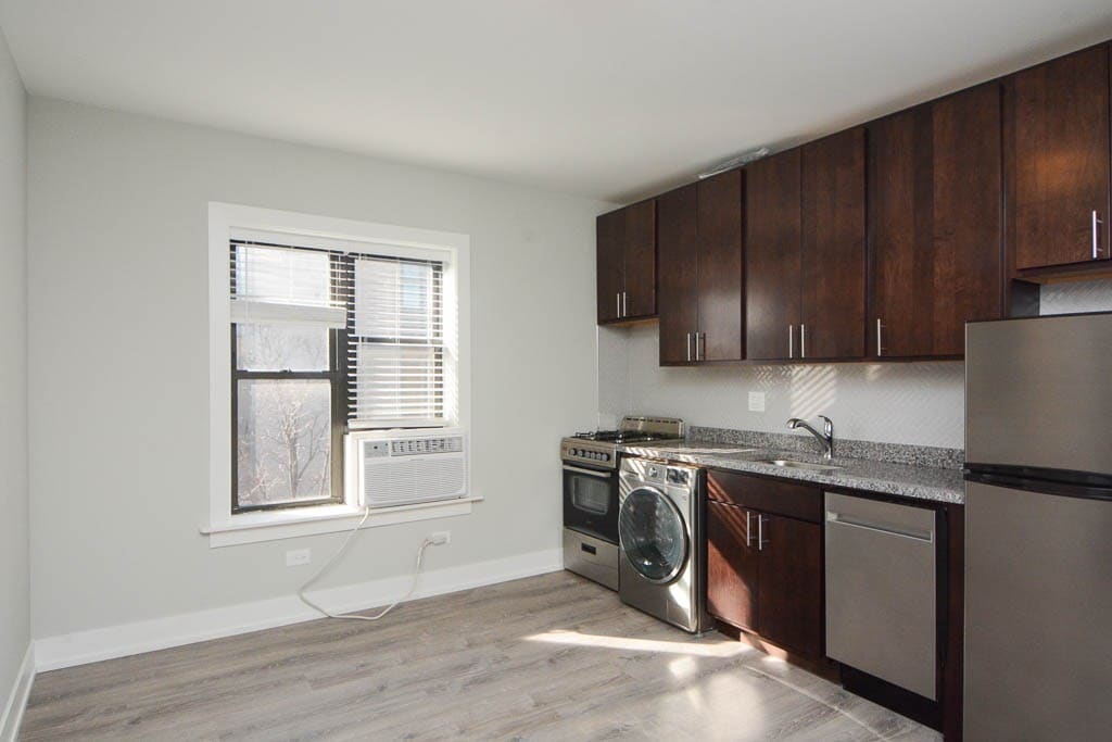Building Photo - 533 W Belden Ave
