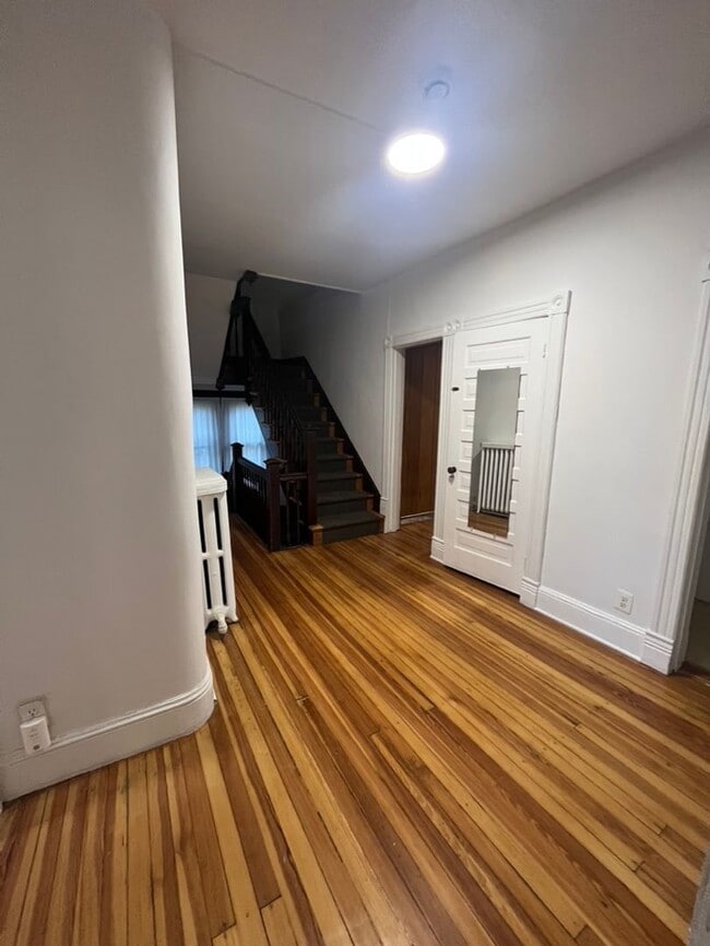 Building Photo - Brookland Grand 4917 sqft 8bd 3.5bth Home | Huge Front Porch | Large Back Yard