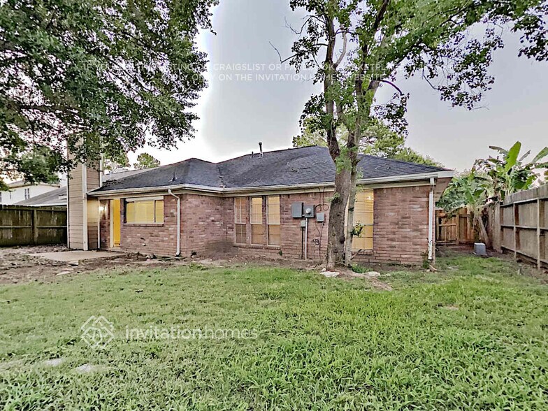 Building Photo - 18083 Glenledi Dr