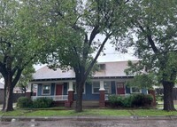 Building Photo - 110 SE 22nd Ave