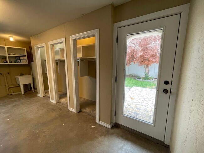 Building Photo - 2202 O'Kane St