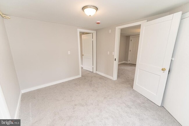 Building Photo - 113 Davis Ln