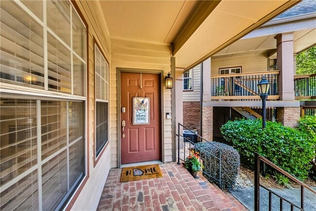Building Photo - 1344 Stillwood Dr NE