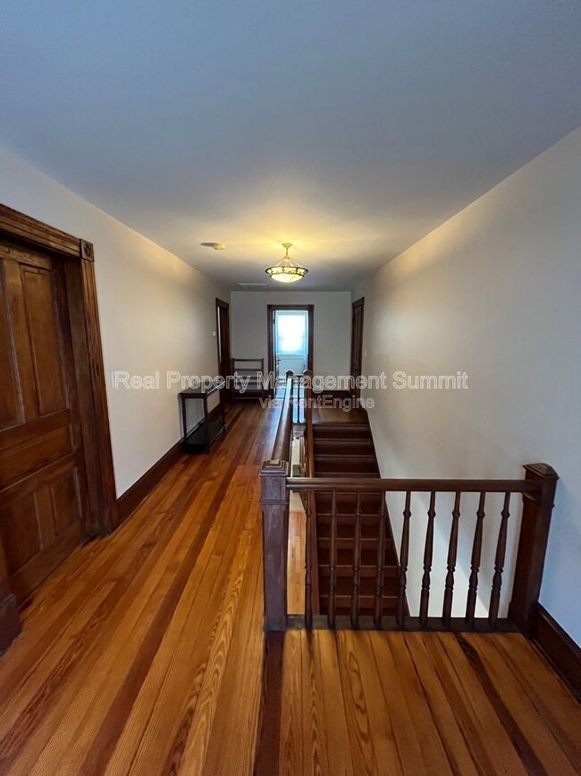 Building Photo - 11 Shady Ln