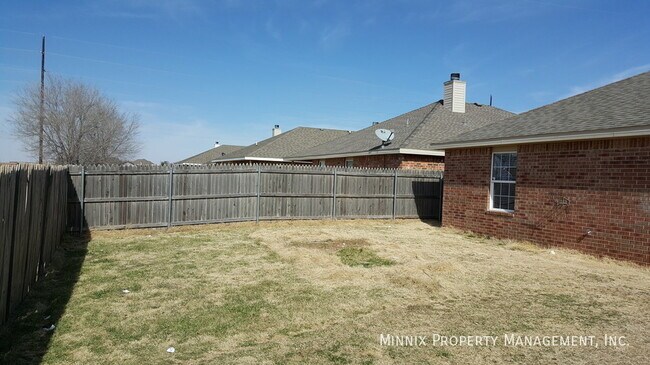 Building Photo - 515 N Kline Ave