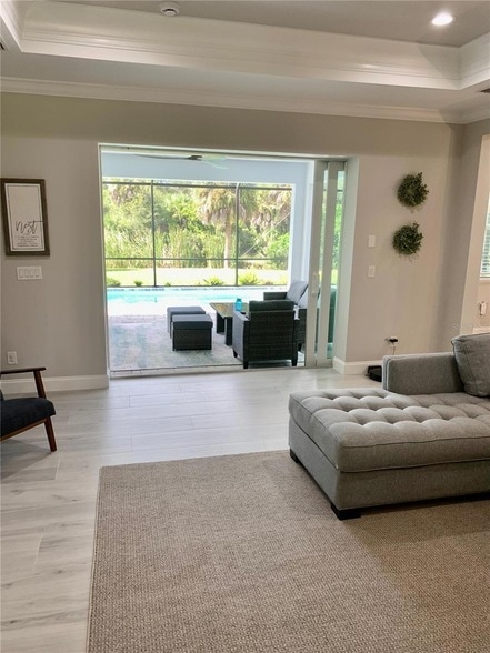 Building Photo - 2129 Lorraine Dr