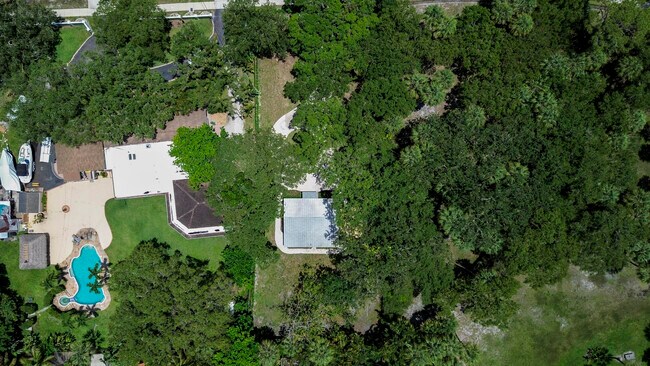 Building Photo - 2101 Riverland Rd