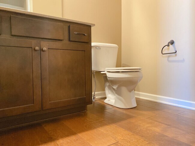 Building Photo - Beautiful & Nearly new SW Chalco area 4 be...