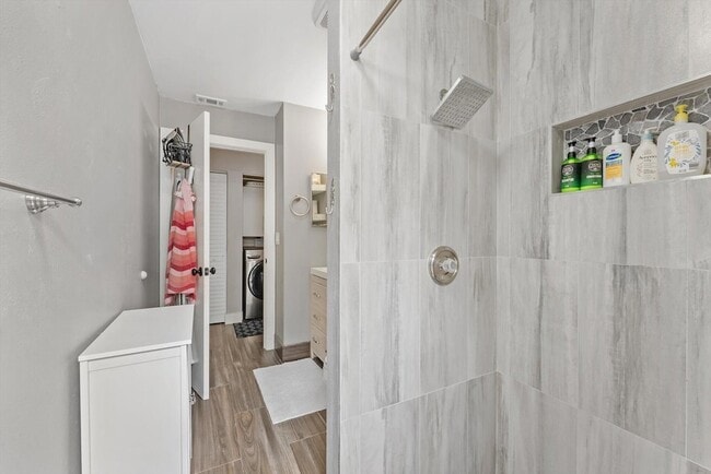Building Photo - 203 Timberlane Cir