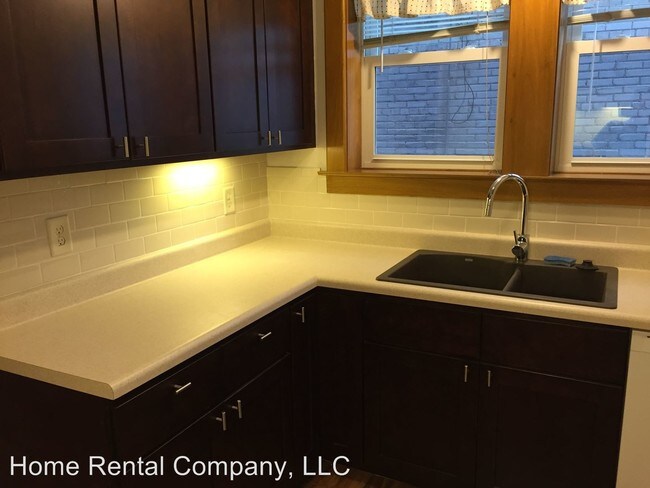 Building Photo - 1448-1450 Lake Dr SE