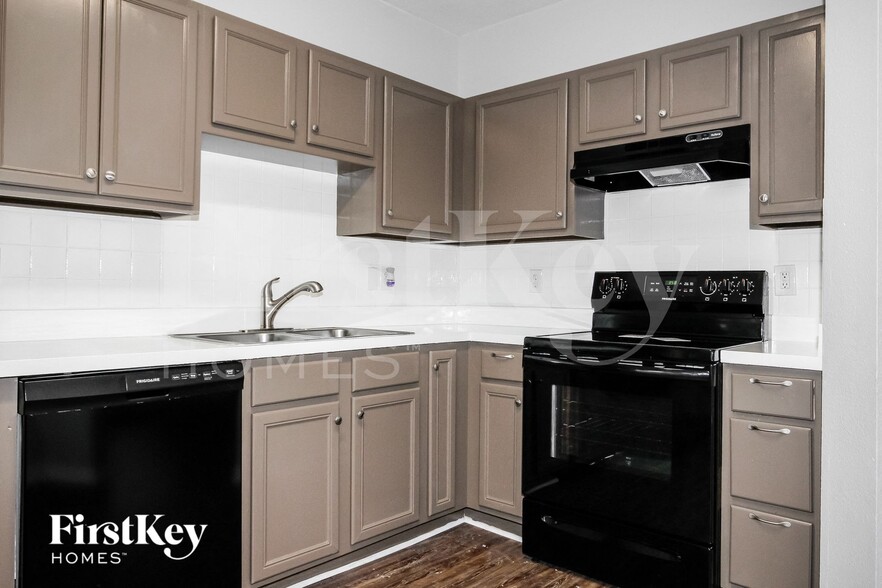 Building Photo - 709 Periwinkle Pointe Pl