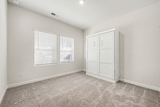 Building Photo - 4012 Yucca Aly
