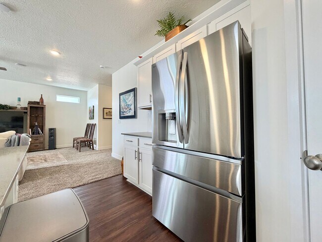 Building Photo - 7239 Woods Rose Dr