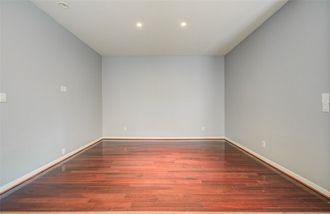 Building Photo - 14731 Raven Hollow Ln