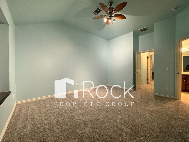 Building Photo - 3 Bedroom Home in North Norman with New Ca...