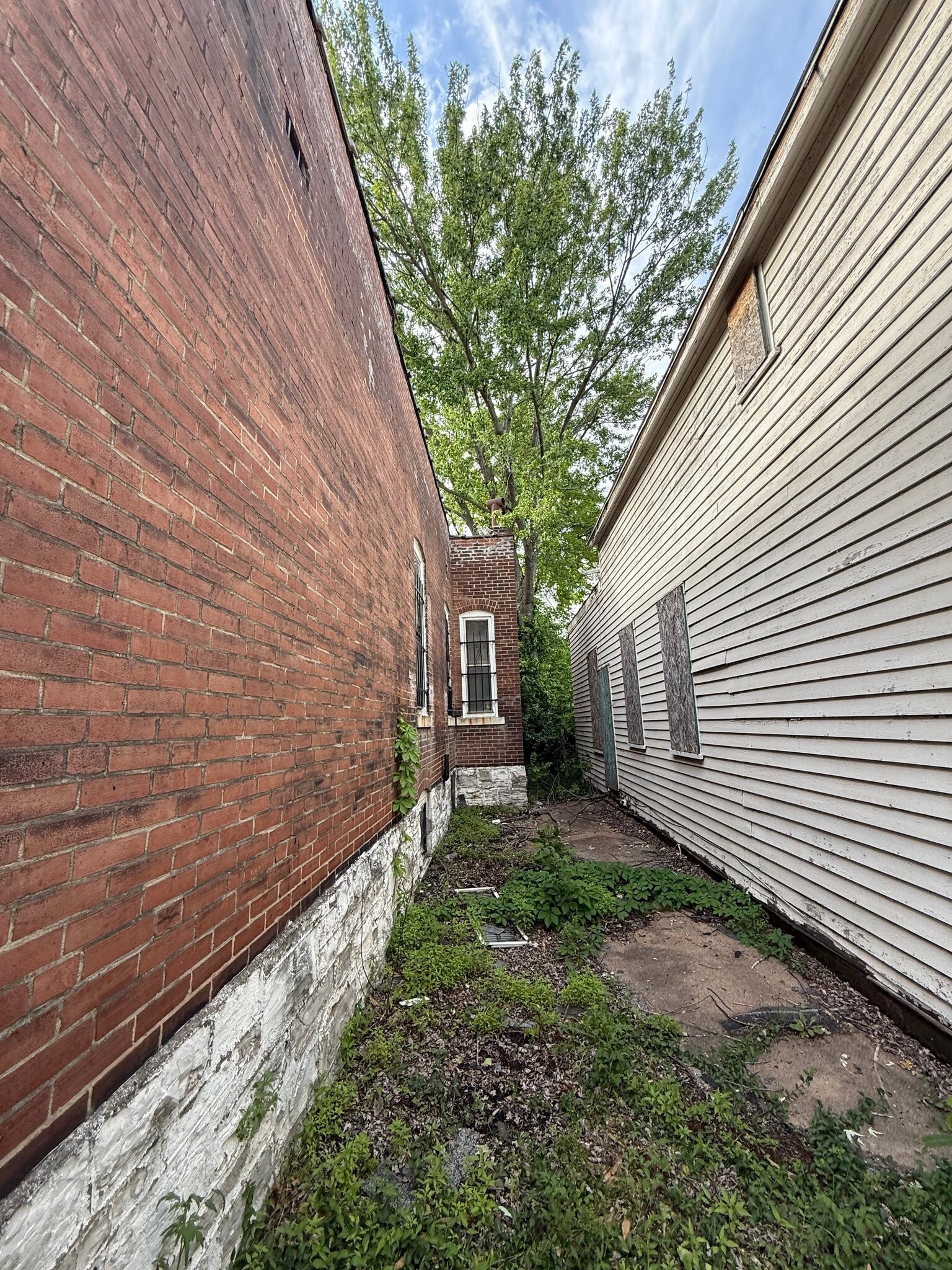 Building Photo - 5457 Geraldine Ave