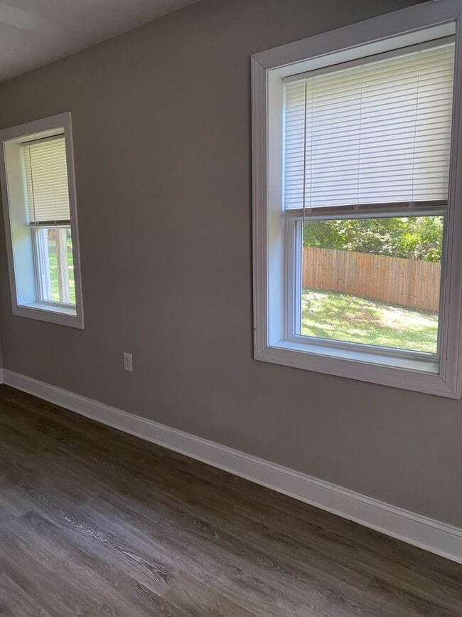 Building Photo - 2209 Rivermont Ave