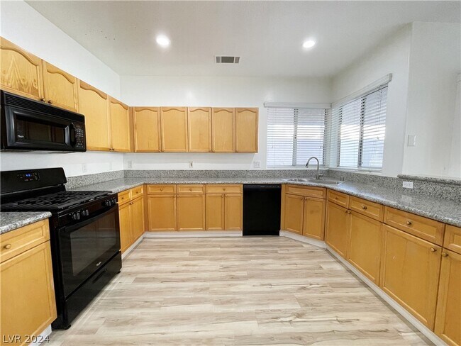 Building Photo - 7732 Crenshaw Way