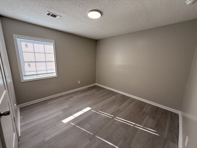 Building Photo - 1157 N Belvedere Blvd