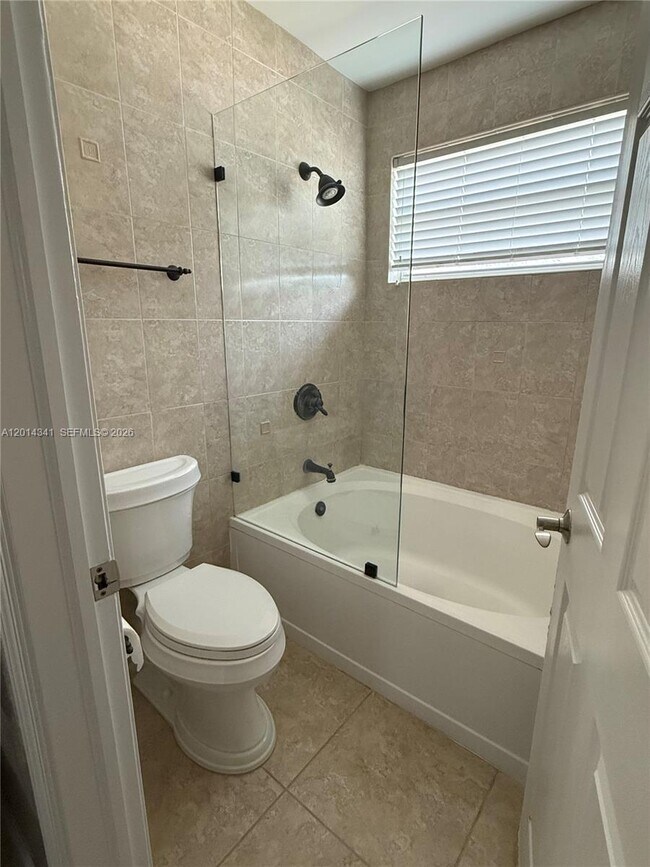Building Photo - 10161 SW 117th Ct